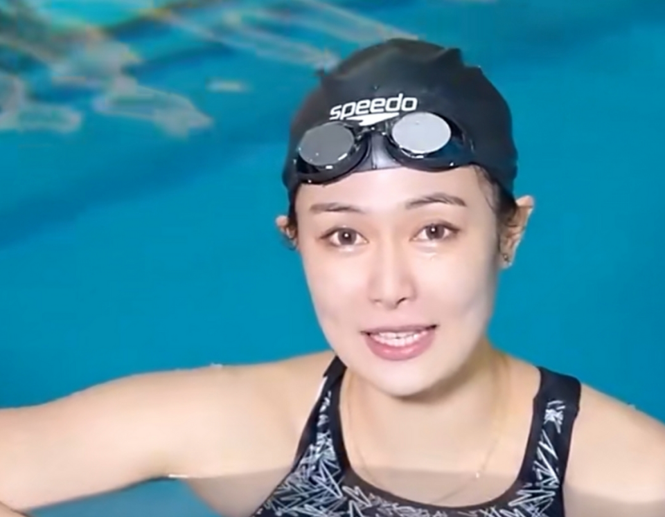 中国游泳世界冠军张雨涵深夜被骚扰,对方还要给她买单