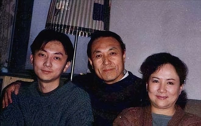 著名演员李法曾去世,演杜聿明,诸葛亮成名,妻子是老佛爷赵敏芬