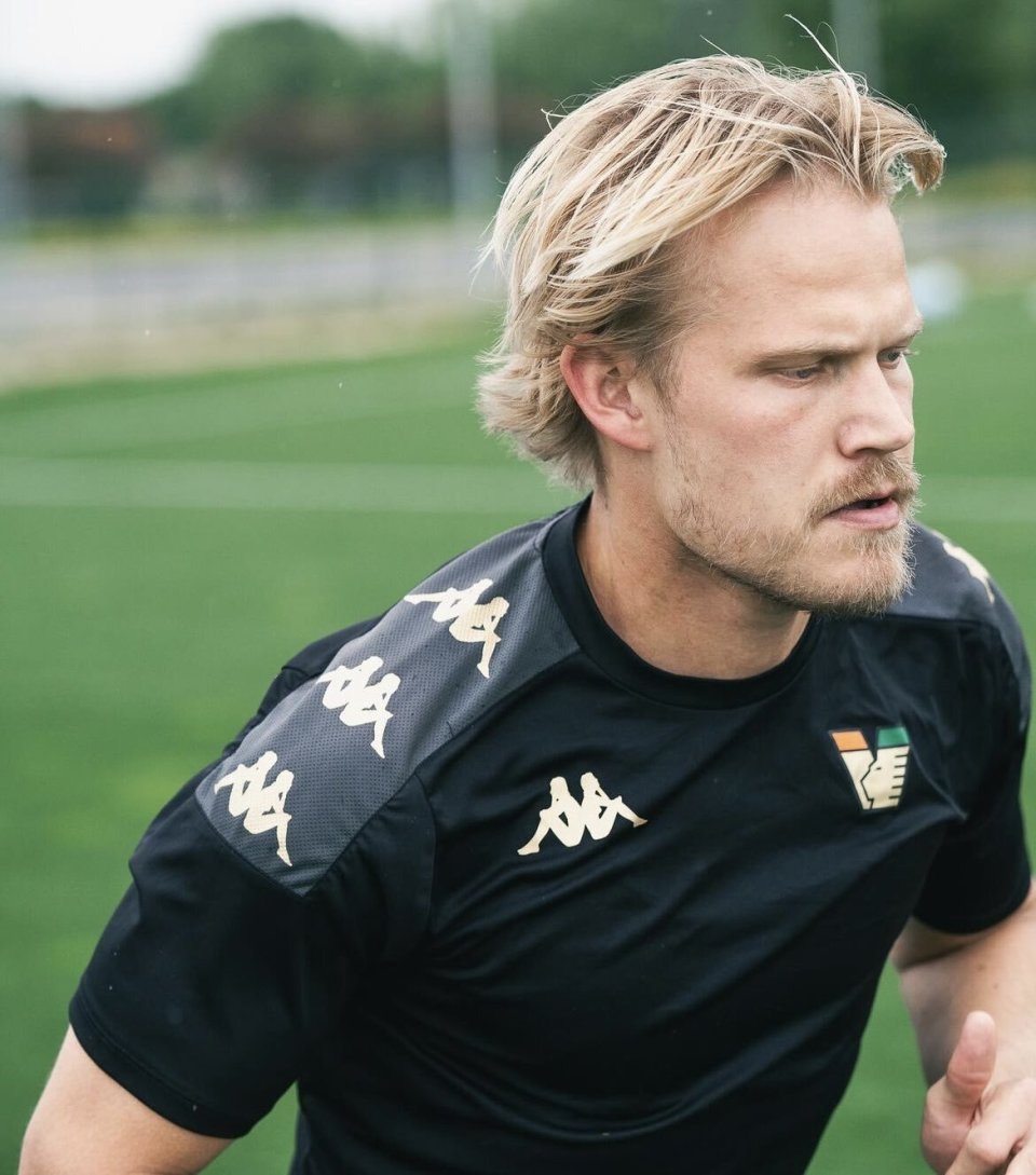 尽管队长,前勒沃库森射手波赫扬帕洛首先破门,但客队由替补登场的尤文