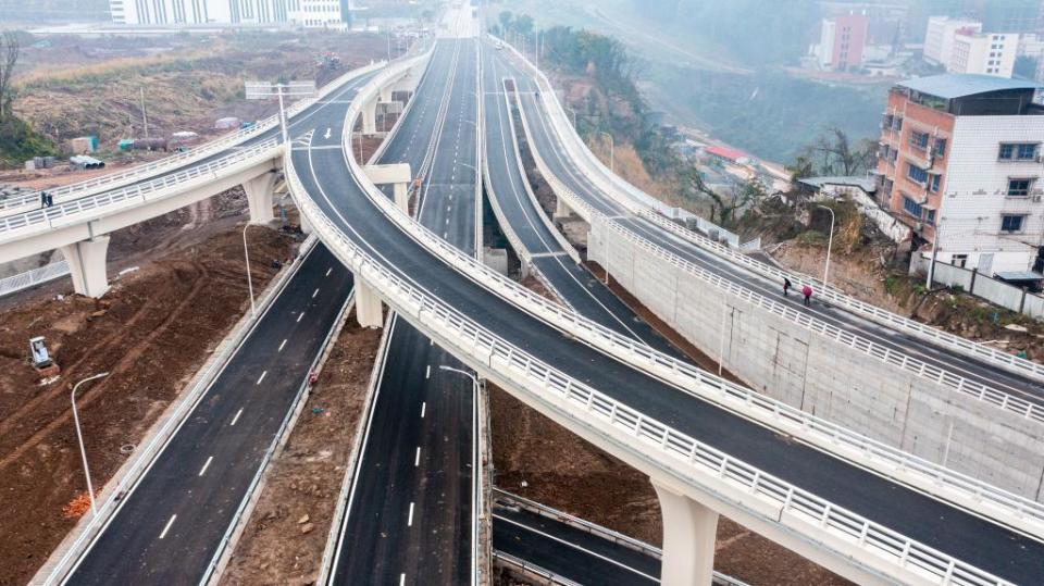 视频19条匝道重庆万州青杠塝综合枢纽工程建成通车