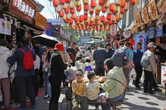 日照有不少本地美食,但最有特色的当数海鲜.