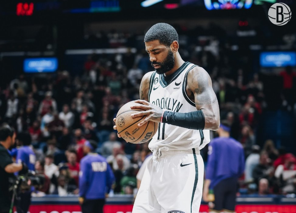 篮网惨遭4连败,欧文末节21分难救主!西蒙斯被驱逐,艾顿24 14_腾讯新闻