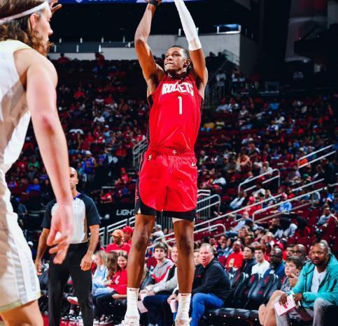 49投27中火箭队凭三分狂轰81分内线21分王牌缺阵射手群救场