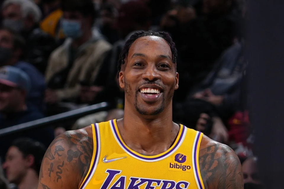 江湖救急湖人准备和德怀特霍华德签约10天短合同应急