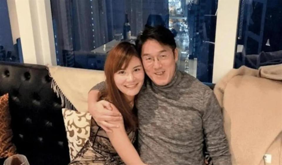 富豪丈夫和情妇高调庆生，一言不发的孔令琦，终不再顾及所谓体面_腾讯新闻