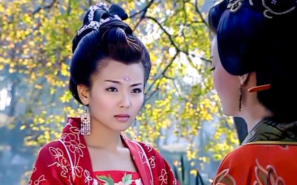 女演员和内地四美撞角色,往往输多胜少,陈红何晴颜值天花板