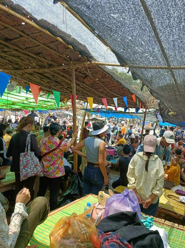 缅甸泼水节多地游客爆满!我们祈愿:早日实现和平!_腾讯新闻