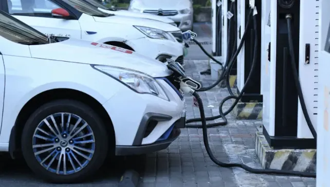 新能源汽车6月销量出炉：比亚迪销量达403472辆，零跑交付93376辆