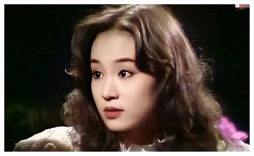 从琼瑶女郎到《墨雨云间》的于正女郎,她多年媳妇熬成婆,年轻时美得