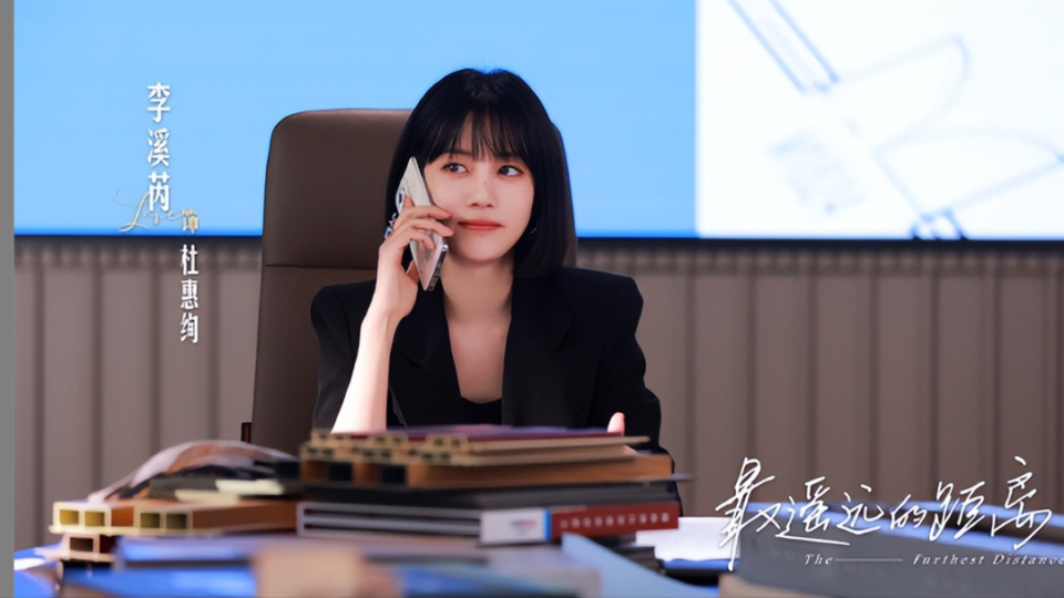 看国民老公时没觉得李溪芮好看在距离里却美翻了