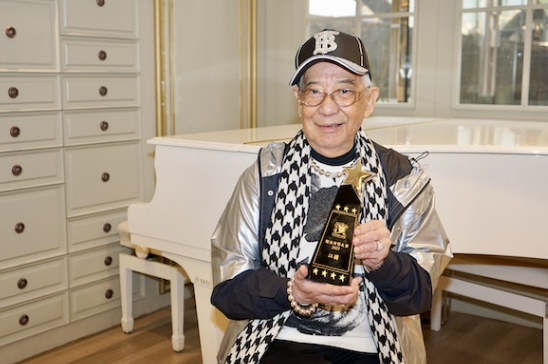 古天乐筹办演艺大奖众星云集,余慕莲,黎宣,江图三人喜提奖杯_腾讯新闻