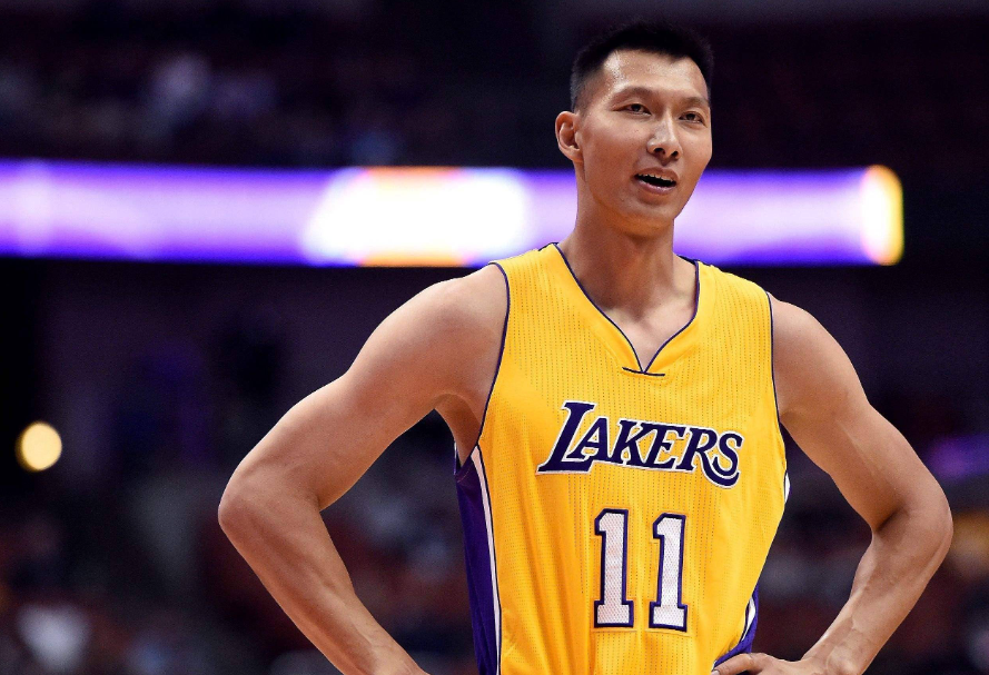 效力过nba的6位中国球员薪水是多少?周琦133万,姚明易建联呢?