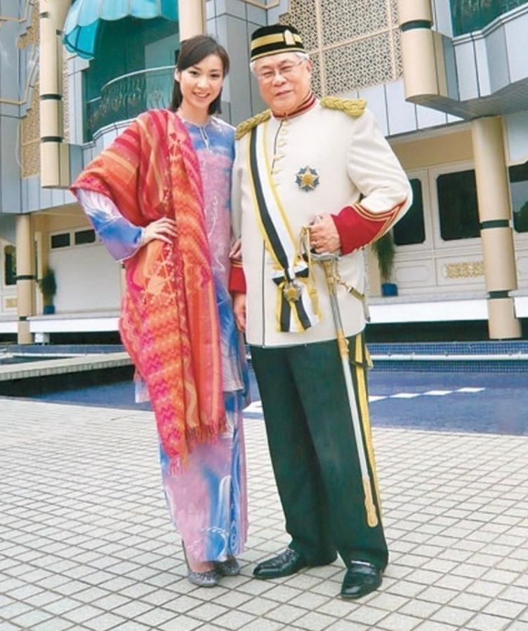 庄思明为拿督父亲设灵，曝庄宝生前超爱准女婿杨明：已把他当儿子_腾讯新闻