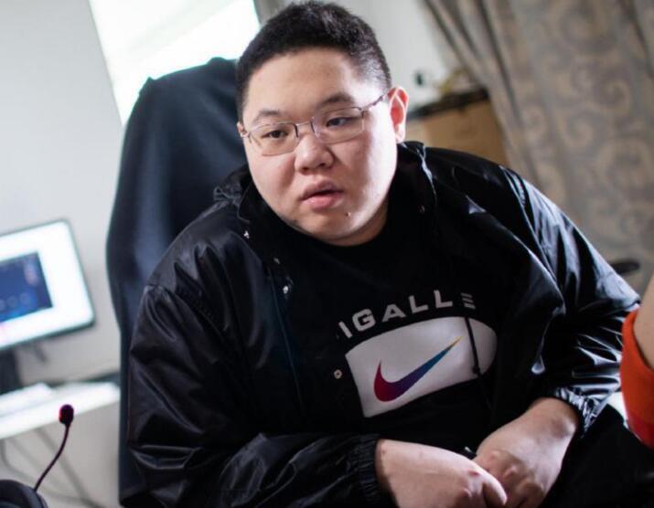 pdd点评如今的faker,直言他很拉垮,lol不适合老年人玩_腾讯新闻