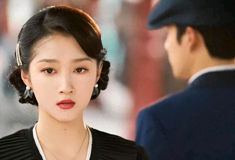 关晓彤新剧上演极限拉扯,挑战新角色类型,却被说谈恋爱影响事业_腾讯