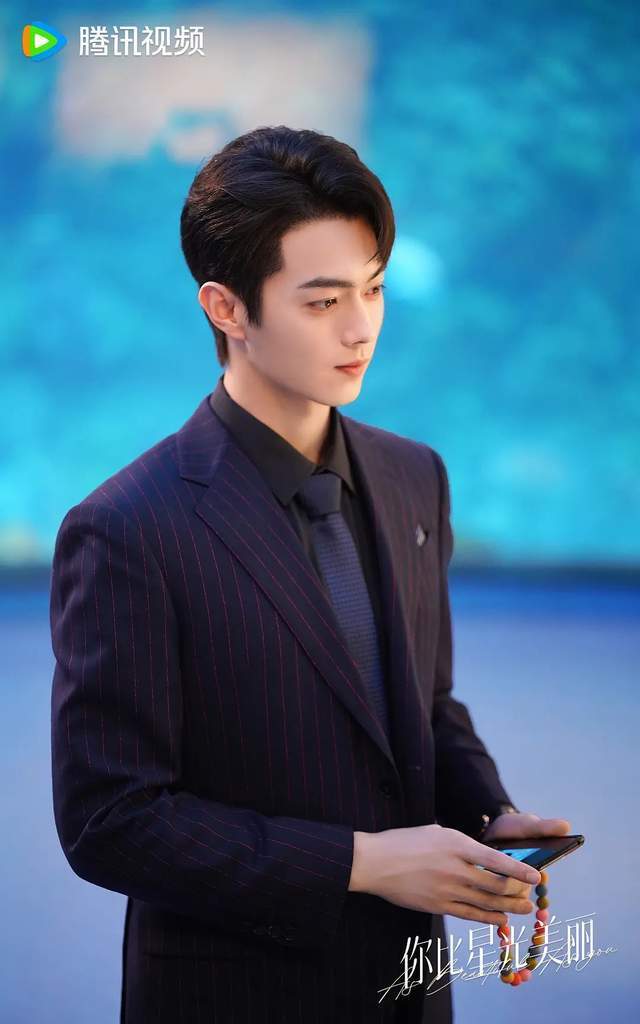《你比星光美丽》看29岁的许凯得知,颜值和演技会给角色加分