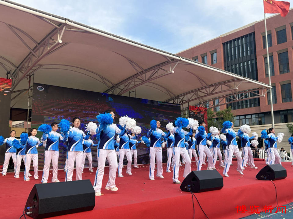 同时,淄博市职业学院与张店区重庆路中学举行了"科技劳动"实践共建