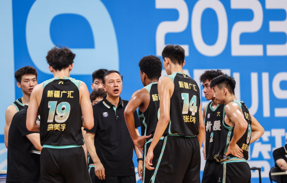 据消息人士透露,邵明涵和柯冉都已经离开了新疆青年队,对于球队来说