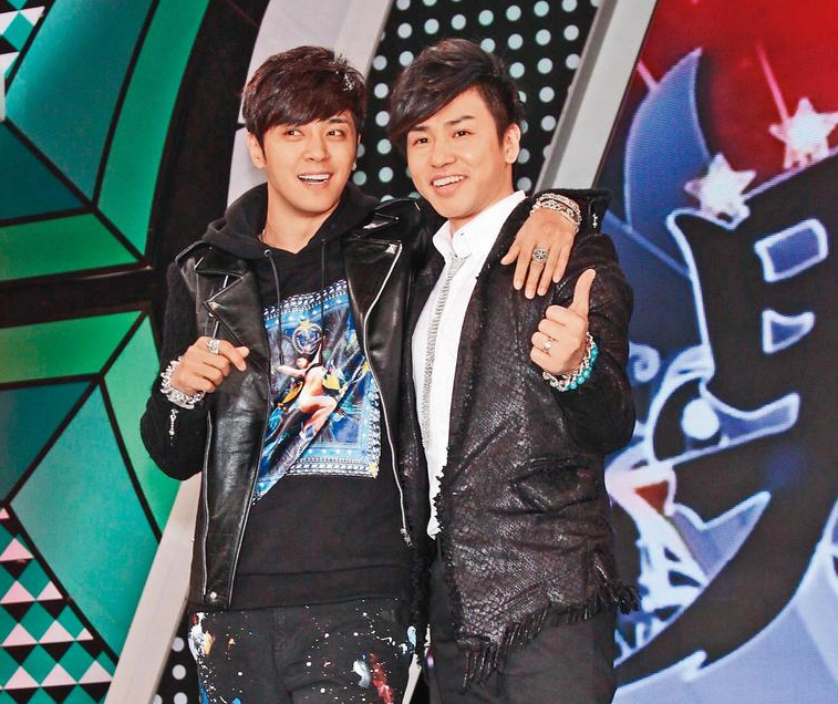 欧弟拍照嘲讽罗志祥,离婚两年多成功复出主持,二人处境完全颠倒_腾讯