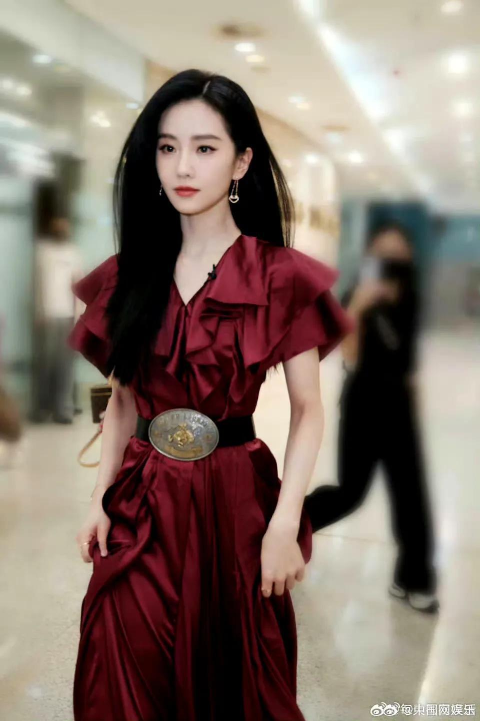 根据刘诗诗粉丝反馈,她此次去录的是湖南台的《你好星期六》.