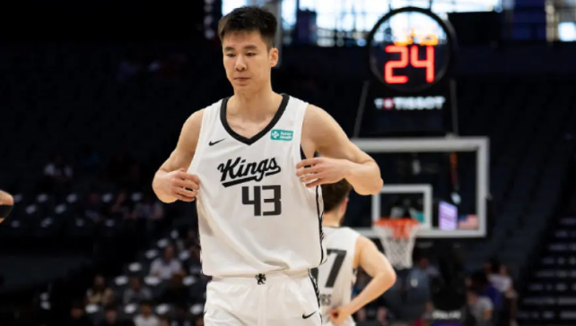 NBA夏联：郭昊文6分钟0+0+0+0+0正负值最差 国王险胜雄鹿