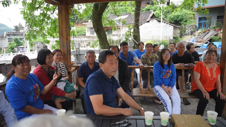 居委会党支部书记,"说事长"赵定方说出这次主要是召集大家商议举行