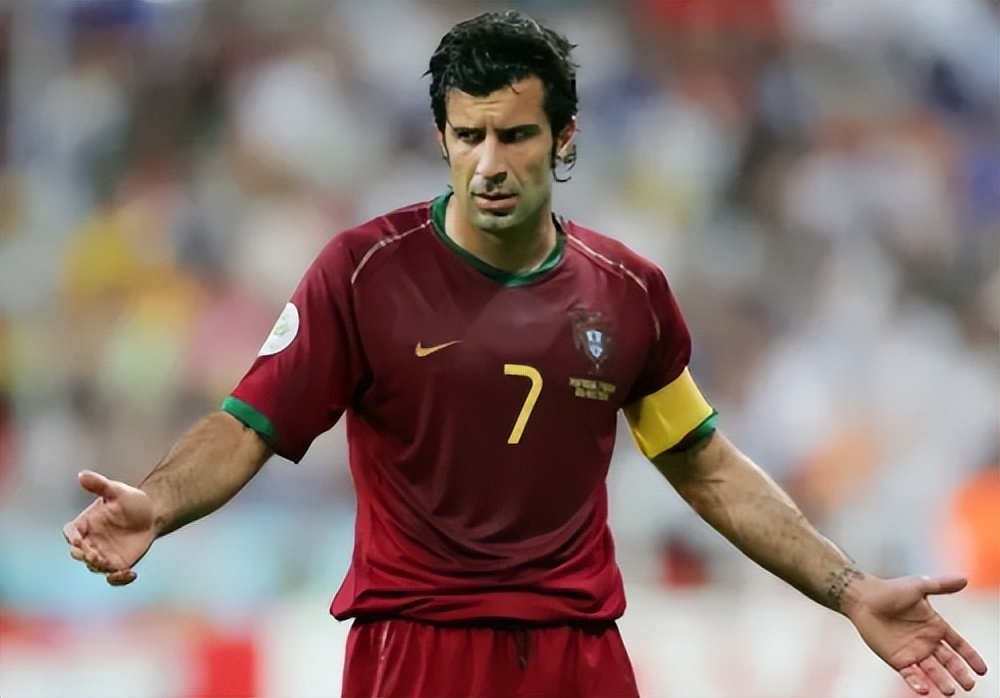 菲戈的足球生涯非常辉煌.他的足球生涯开始于葡萄牙体育足球俱乐部.