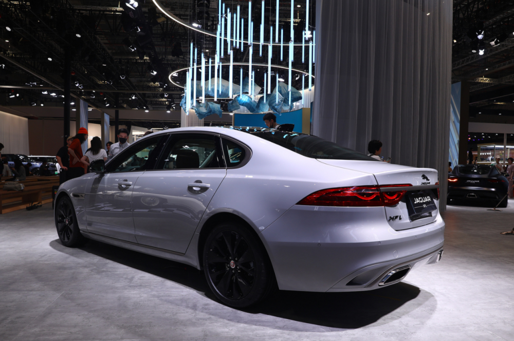 被低估的豪华c级车,新款捷豹xfl上市,3.1米轴距,入门2.0t_腾讯新闻