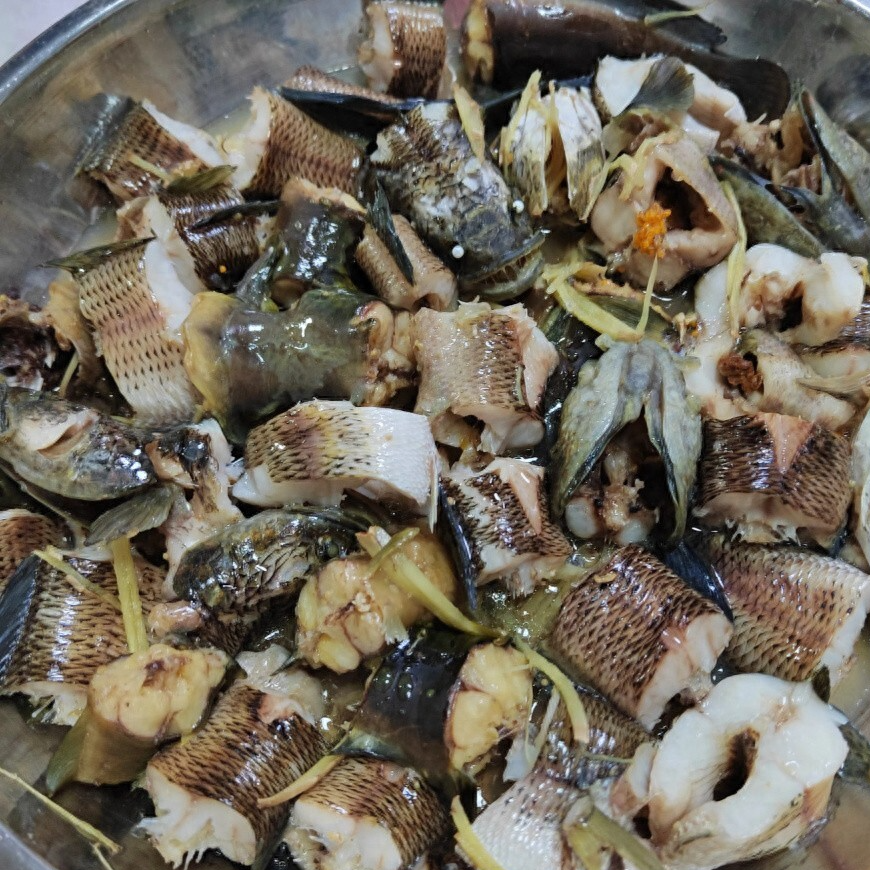 首次见面，广东大姐做6道菜招待江西亲家母，对方尴尬：这可咋吃