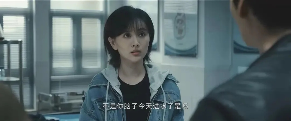 梁缘：因《白夜追凶》出圈，撞脸王子文邱淑贞，31岁早已隐婚生子_腾讯新闻
