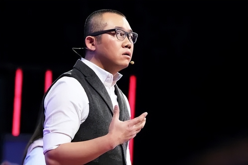 喜欢玩"00后"女生,一次给几十万?46岁涂磊回应了