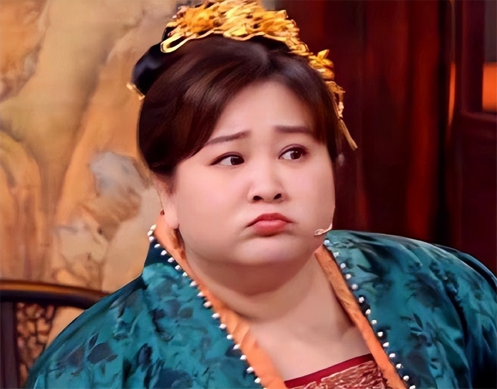 演员阵容强大,有贾玲,雷佳音,李雪琴,乔杉,杨紫以及张小斐等