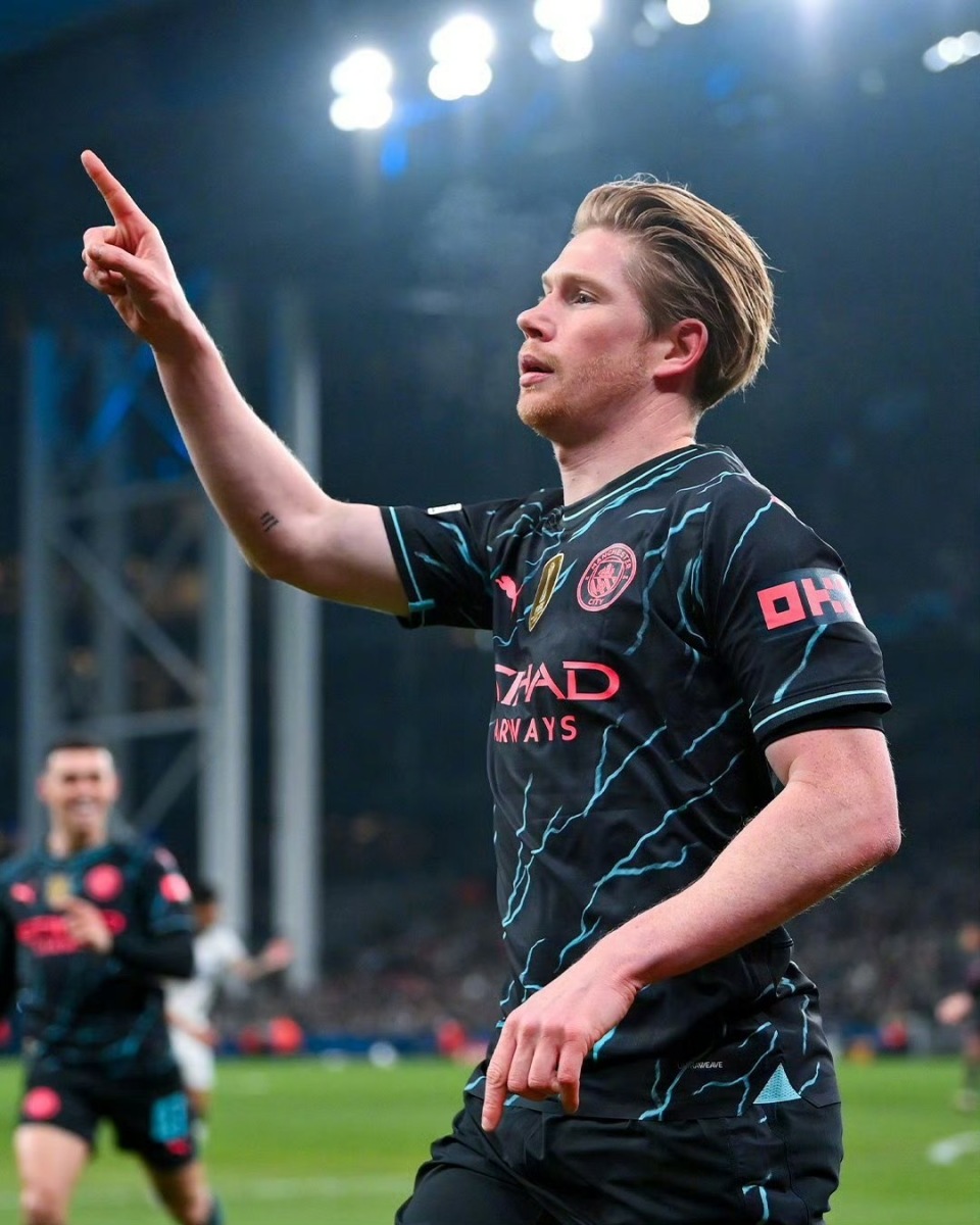 埃德森送大礼 德布劳内王者归来 曼城11连胜 拿捏大礼包