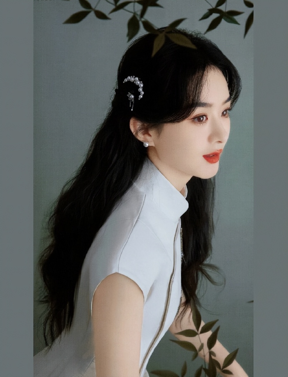 赵丽颖端午节晒近照6463,穿红色旗袍温婉动人79,侧颜杀美翻了