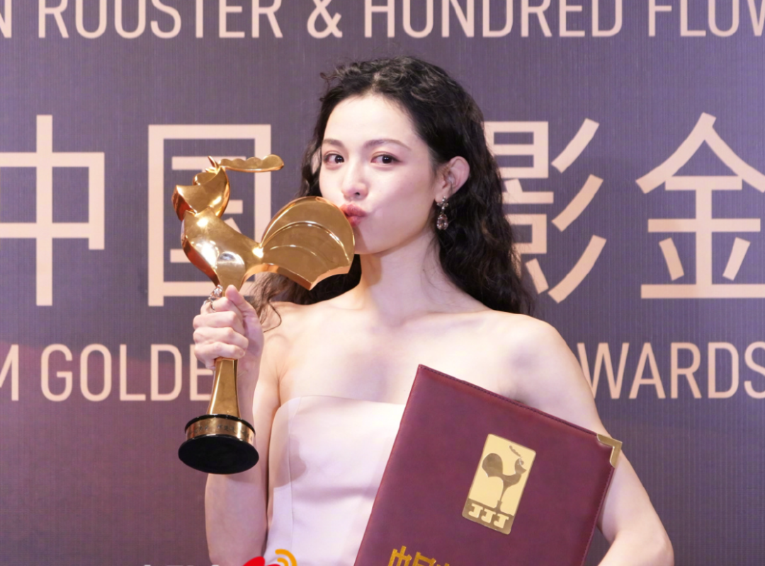 金雞獎被嘲太水！名單偷跑張藝謀遭質疑，易烊千璽宋佳正拍他電影 - 