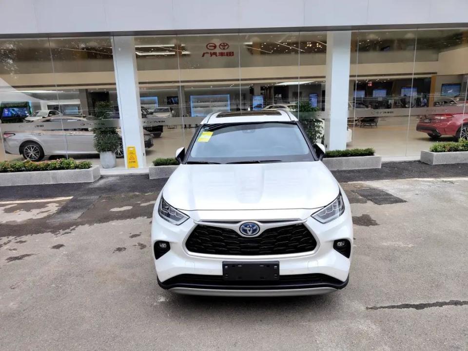 丰田汉兰达也绷不住了降幅达35万油耗582l可仍然被冷落