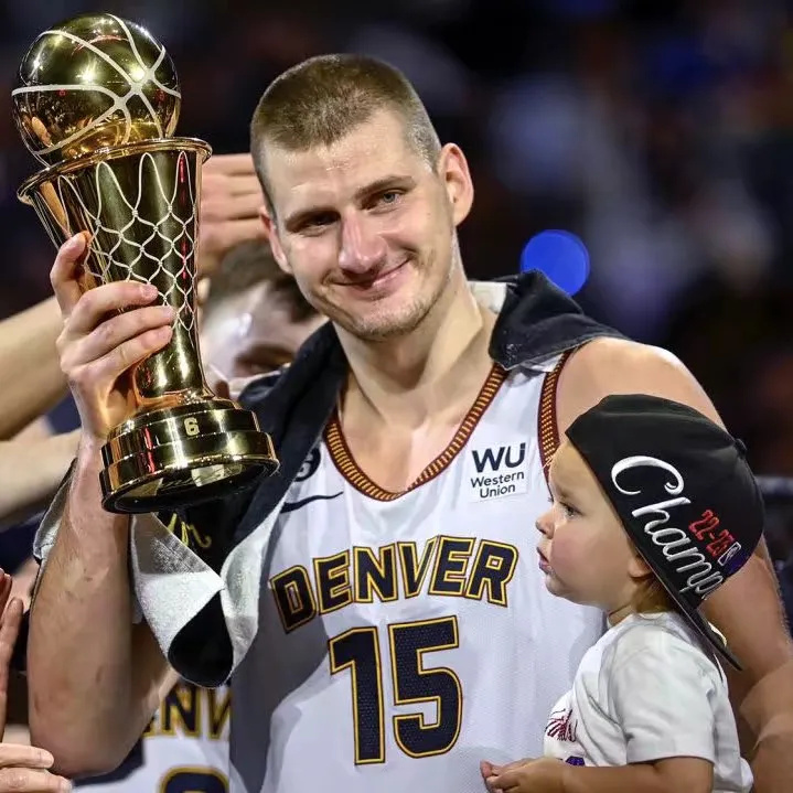 耐克为约基奇换新广告牌,fmvp含金量十足