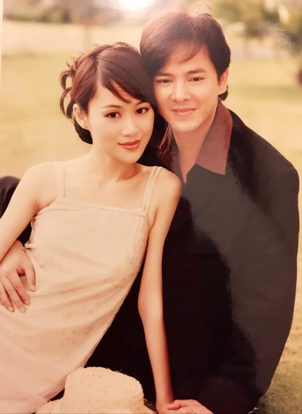 "祝英台"梁小冰:不傍大款,不嫁豪门,与马文才结婚23年惹人羡_腾讯新闻