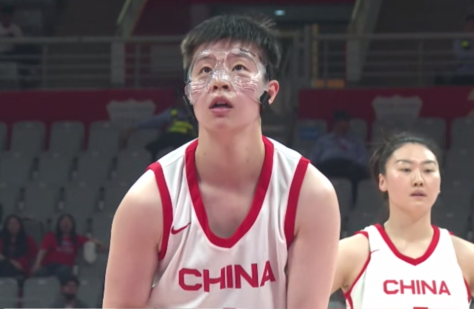 三分6中6轰23分：杨舒予炸裂一战被央视点赞 球迷狂刷“太帅了”_腾讯新闻
