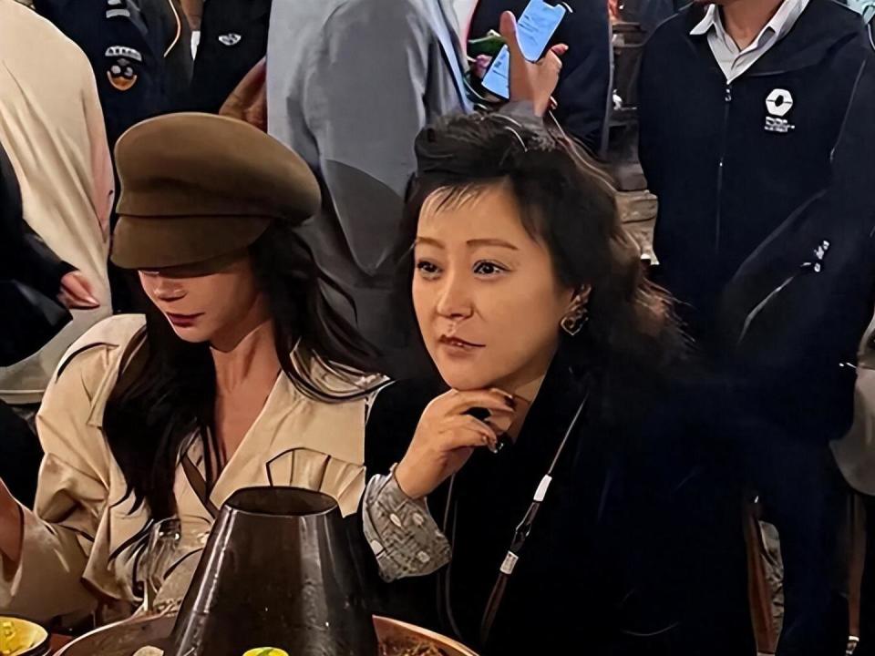 郝蕾与刘烨离婚7年 独自带双胞胎儿子生活 如今状态不错