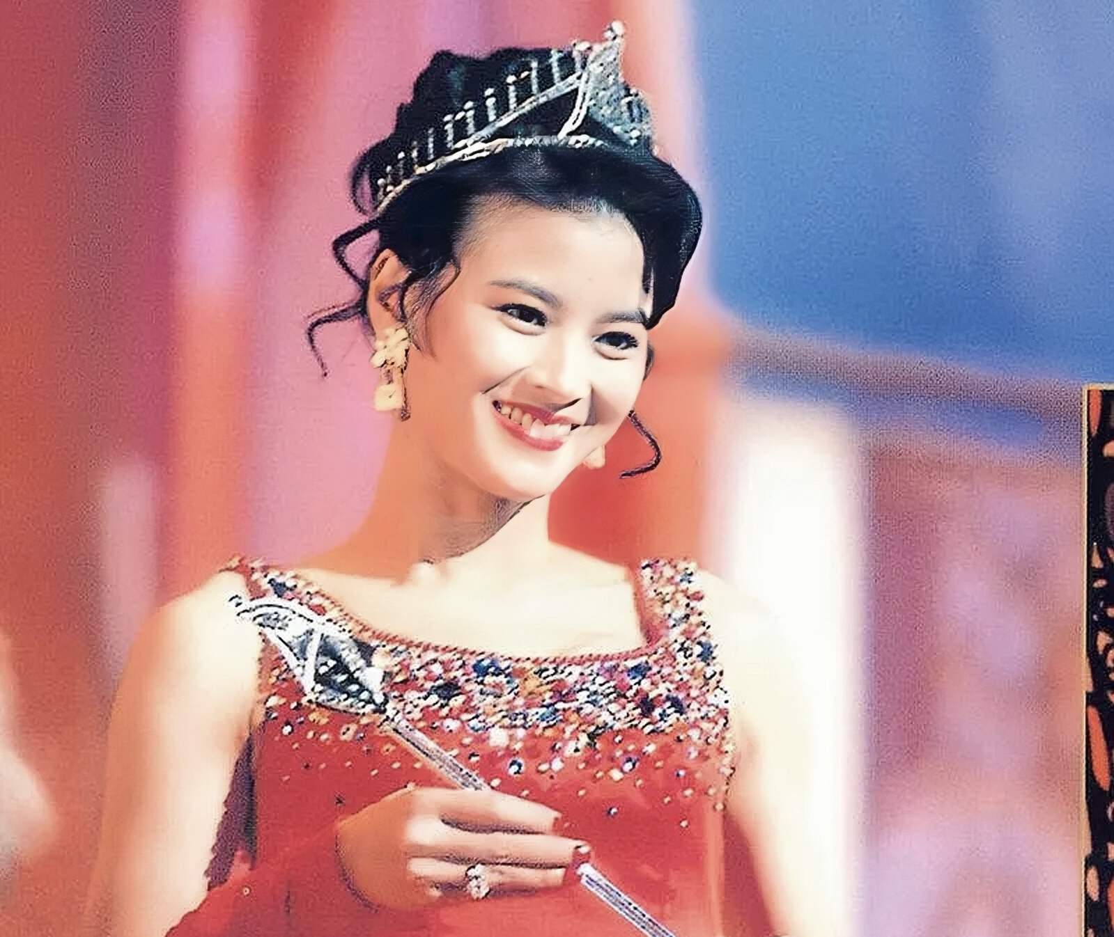 恭喜！香港知名演員迎來黃昏戀，公開男友正臉照，對再婚充滿憧憬 - 