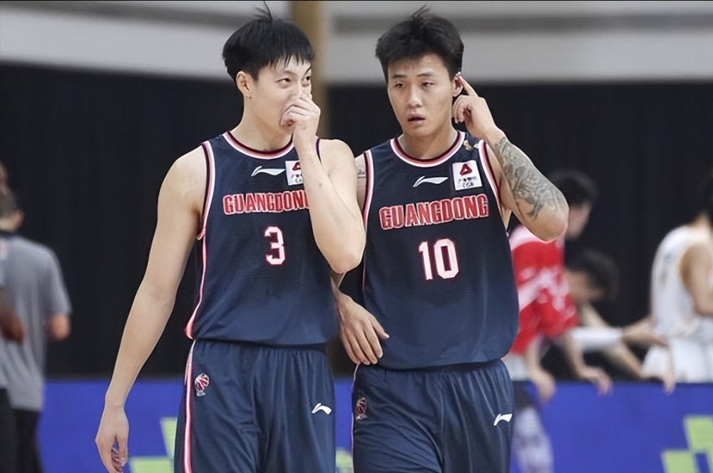 43分15助徐杰胡明轩放开抡打出顶级攻防赵睿看到后情何以堪