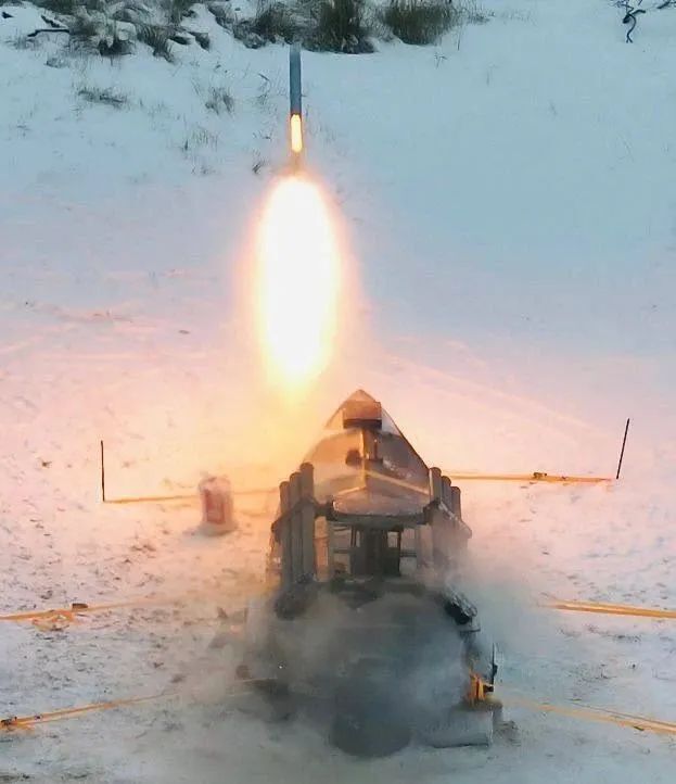 乌克兰自杀式无人艇也能发射火箭弹!使用思路有所改变,可惜实用性有限