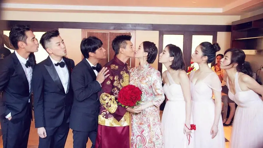 刘诗诗大婚时,杨幂仅仅只是转发了唐嫣的文章,间接送上了祝福.