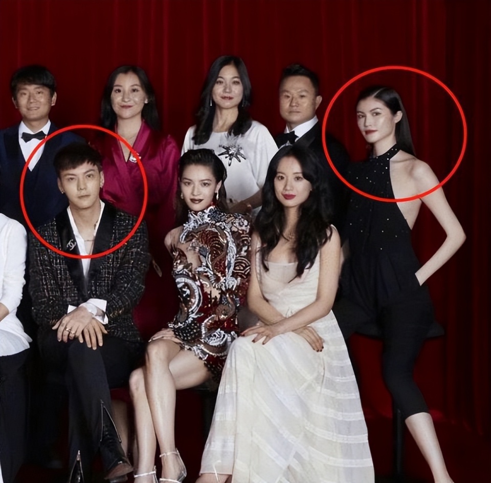 其实这两人早在2021年8月的时候就被拍到同框,当年陈伟霆自