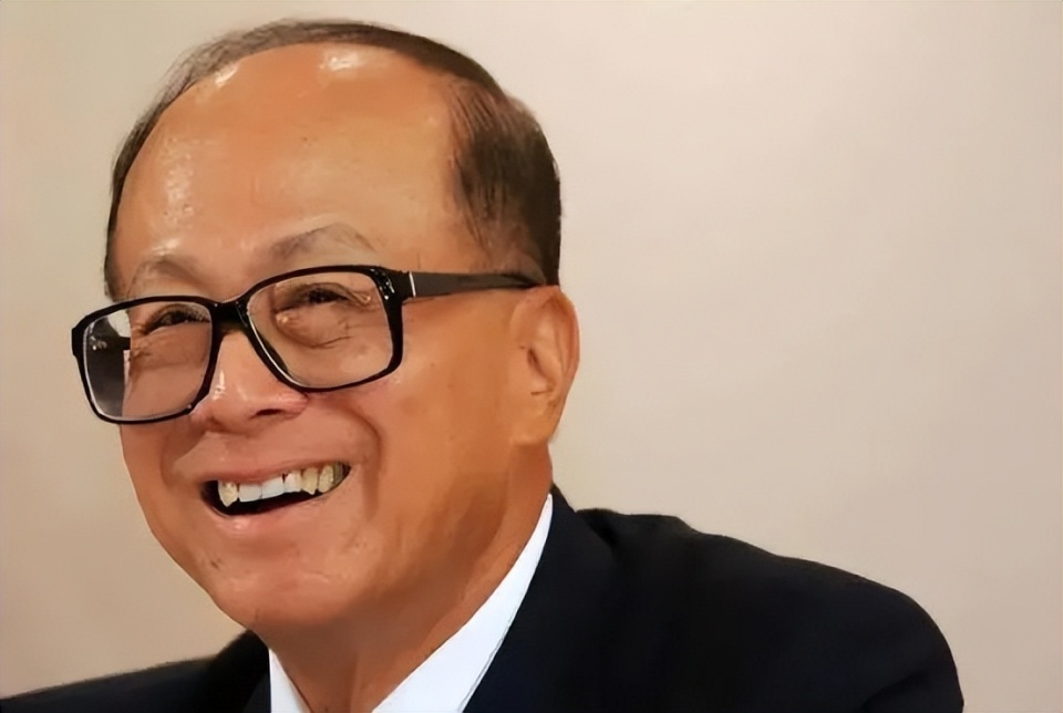 李嘉诚捐了300多亿为何却风评这么差