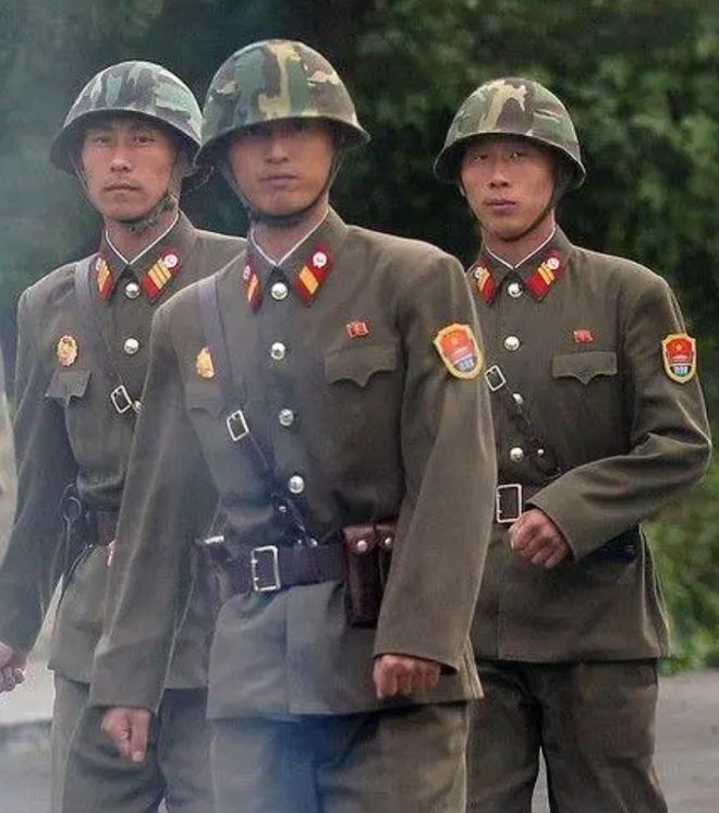 四,ssh40系列钢盔朝鲜人民军当中的工农赤卫队,就相当