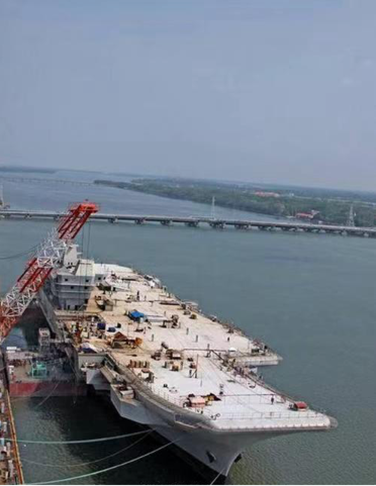 维克兰特号:接受化粪池"洗礼"的印度国产航母