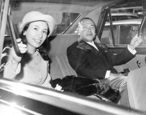 奇葩老法规"夫妇必须同姓",500年后,日本人全都姓"佐藤"