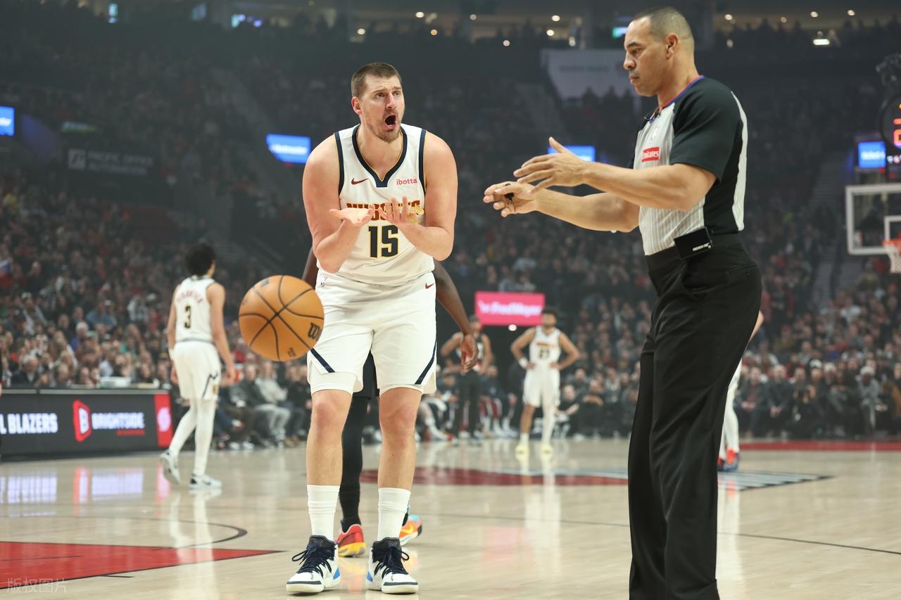 愛德華茲40+6無緣今日最佳球員！因為東契奇38+6+11+3打爆快船！ - 